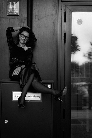 Sabine W: Out of the Dark and into the Light 2024.05-21120