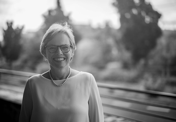 Elke 2021-20045
