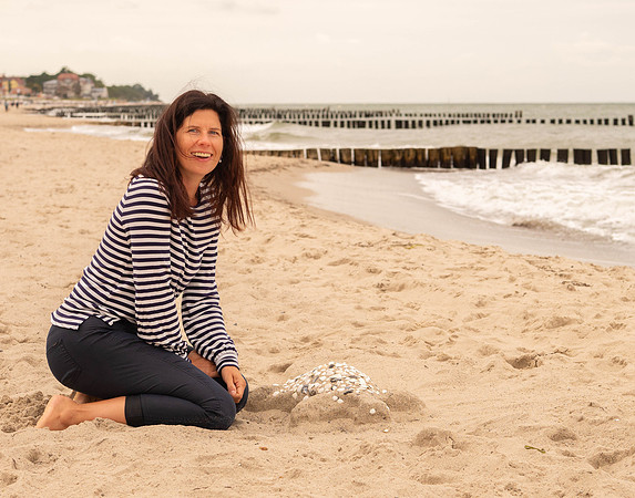 Sandra (2019; 90816)