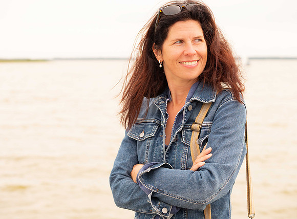Sandra (2019; 92784)