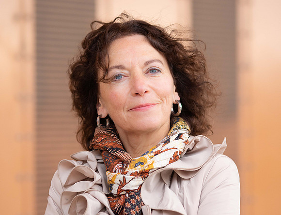 Julia 2020-96839