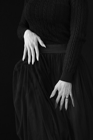 Jamie Renée: These hands are made for talking 2023.06-12896