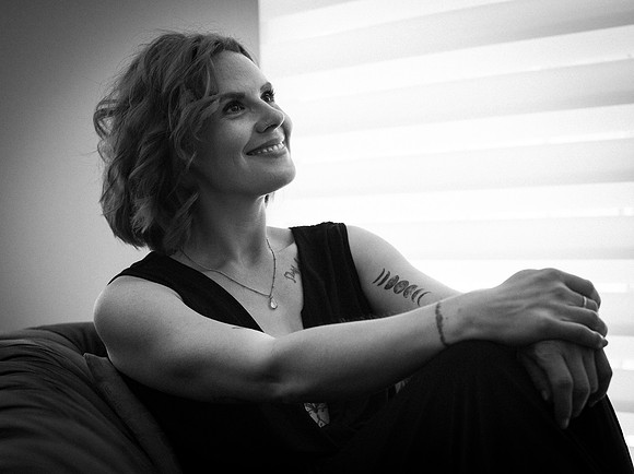 Lorena at the "keep it simple" B&W Portrait Workshop 2025.05-706